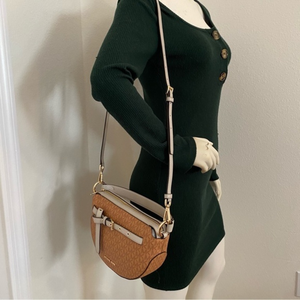 New Michael Kors Emilia Medium Logo Shoulder Bag - Picture 16 of 17